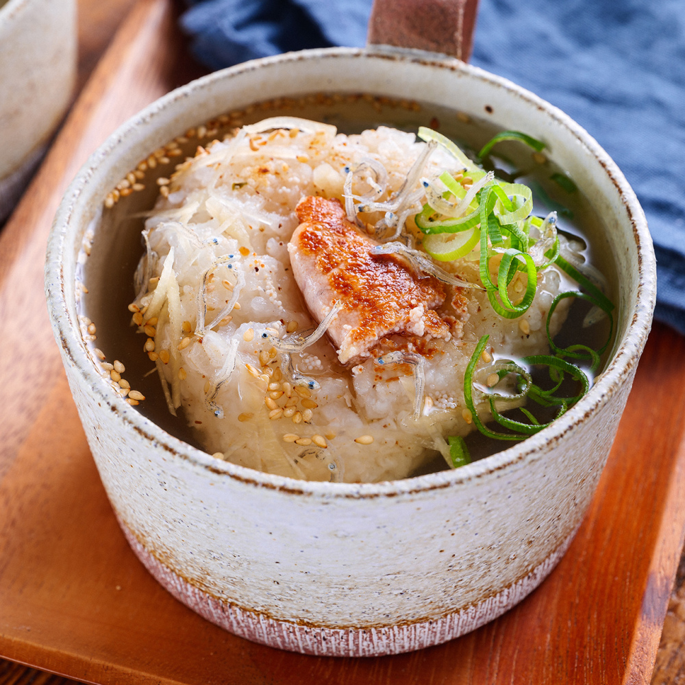 しょうがたっぷり！明太おにぎりのうまだし茶漬け